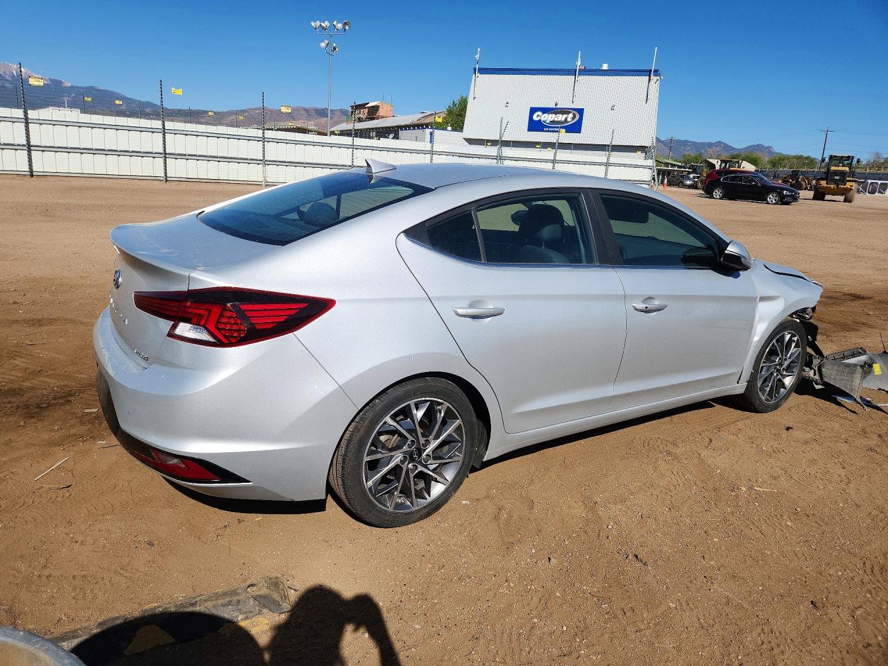 2020 Hyundai Elantra Limited - Image 3