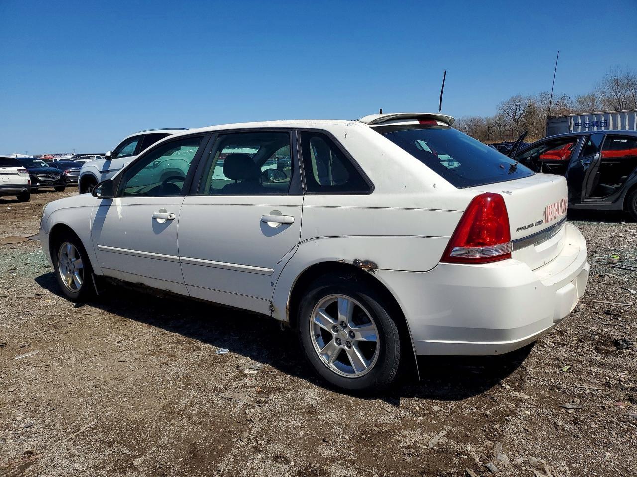 2005 Chevrolet Malibu Maxx Ls - Image 2