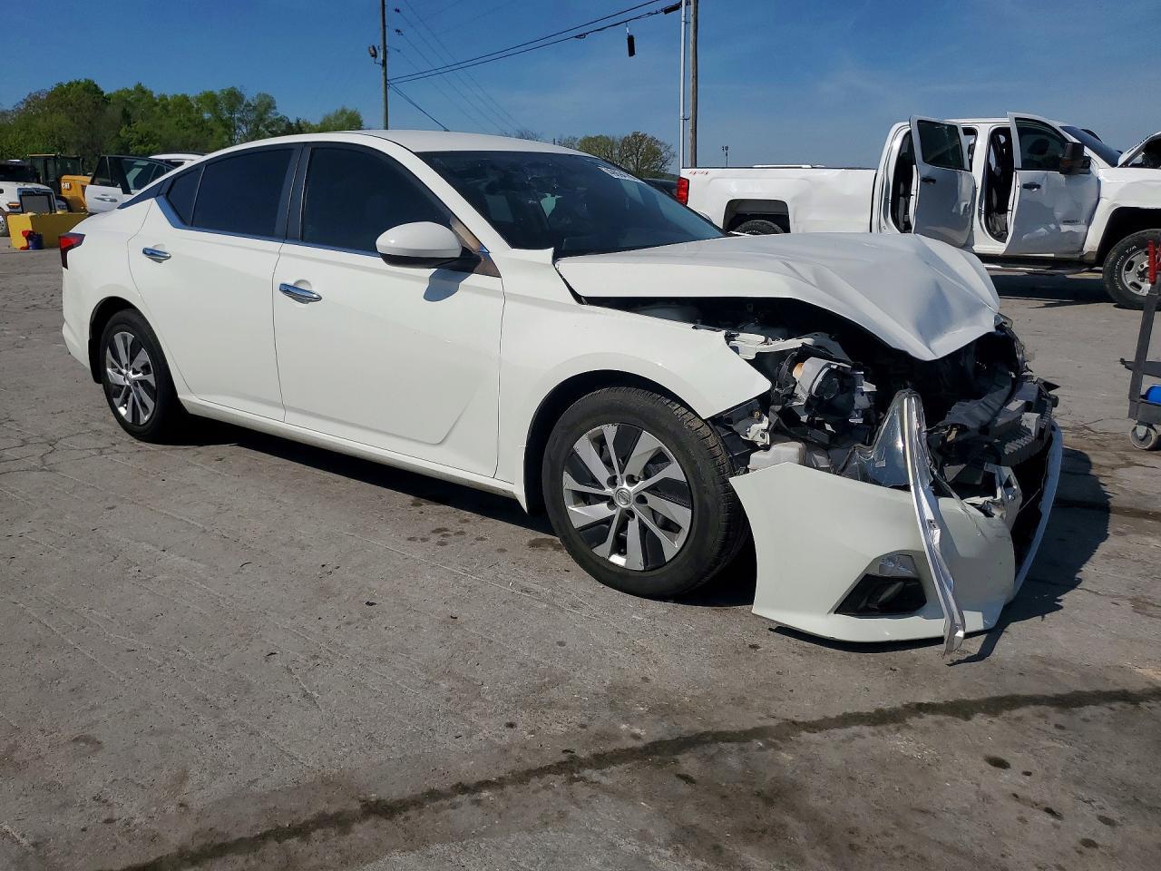 2019 Nissan Altima S - Фото 4