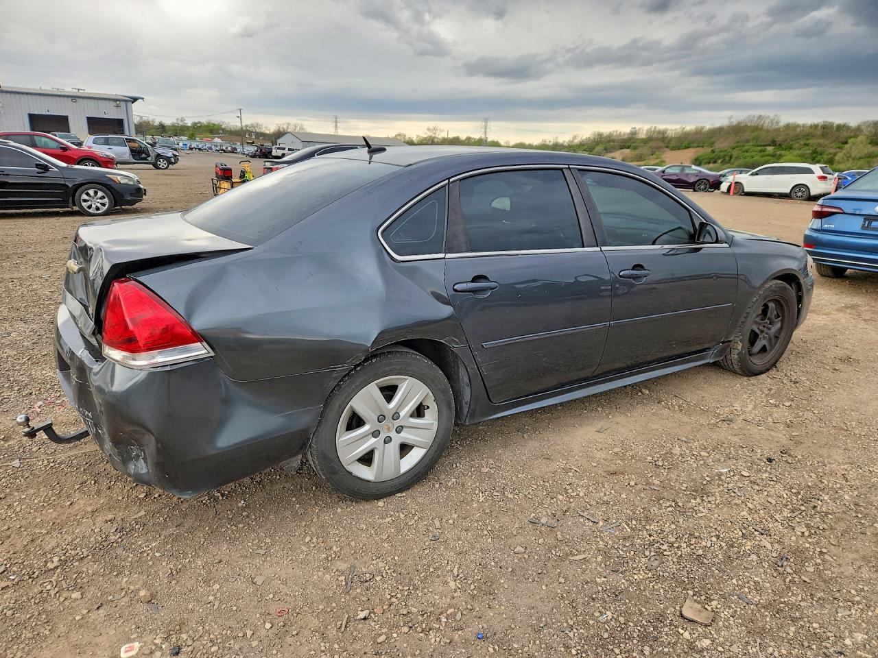 2011 Chevrolet Impala Ls - Image 3
