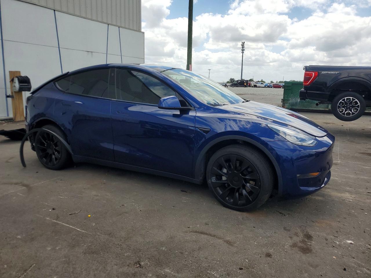 2021 Tesla Model Y - Фото 4