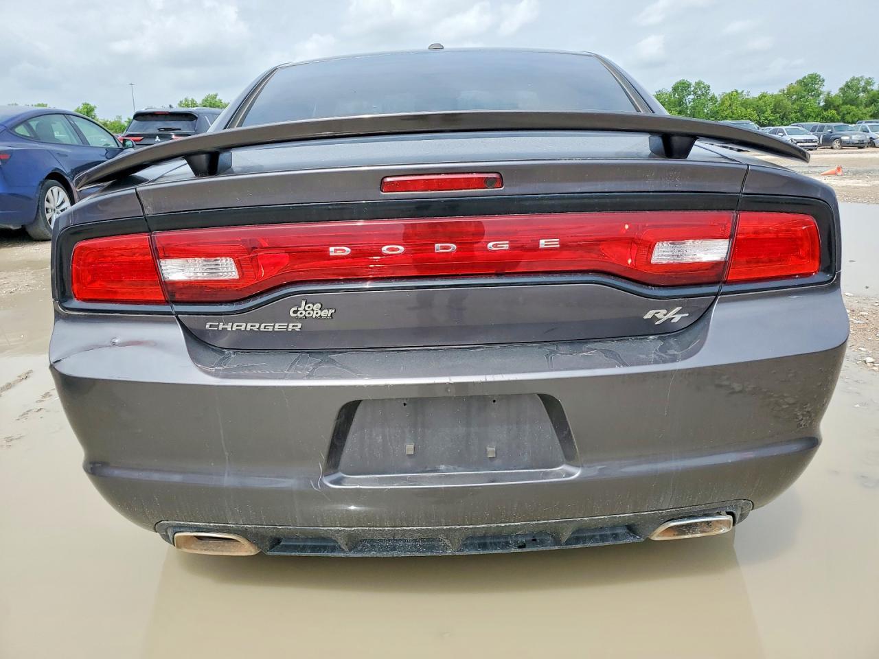 2013 Dodge Charger R - Image 6