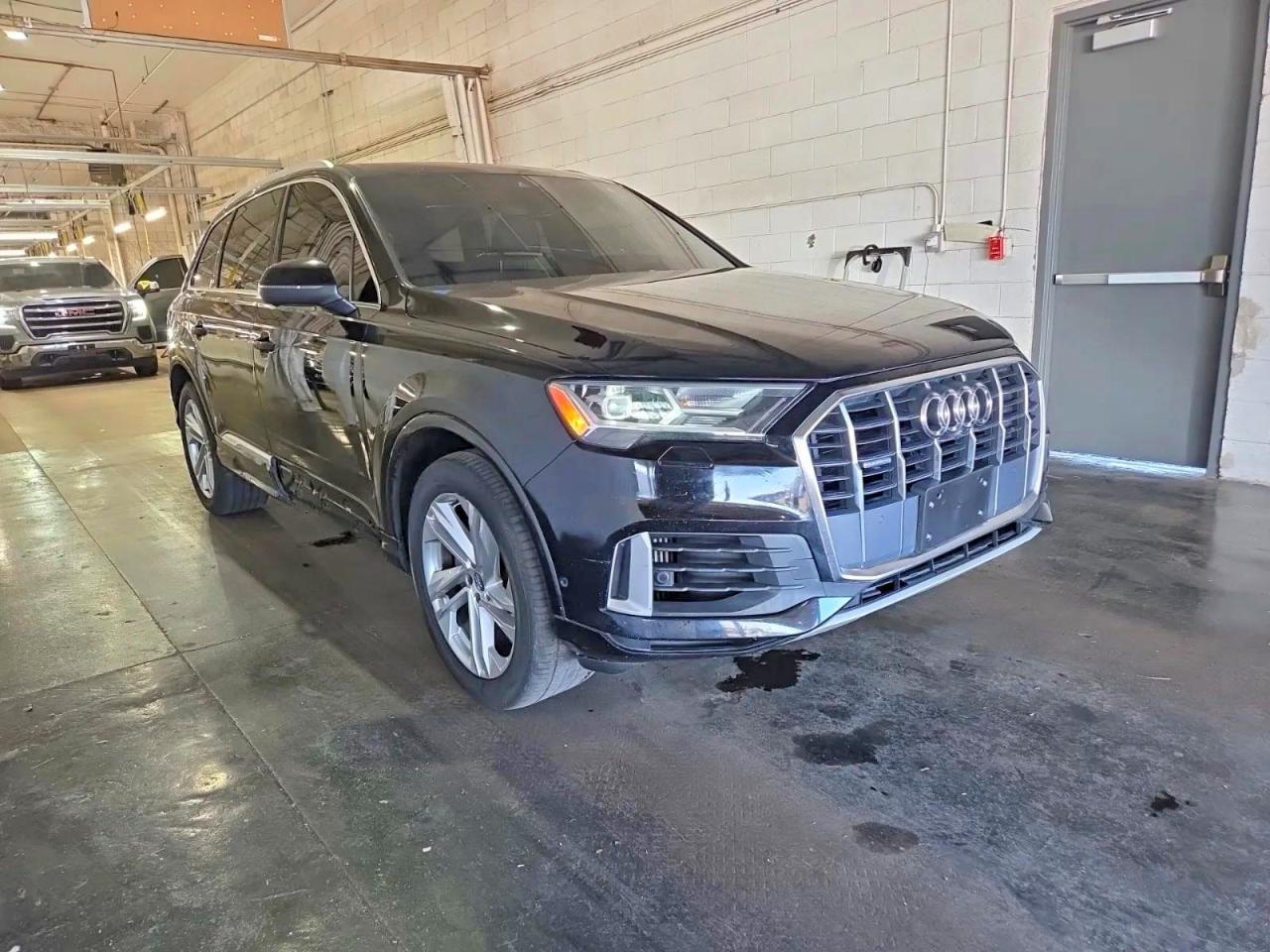 2020 Audi Q7 Premium Plus - Image 2
