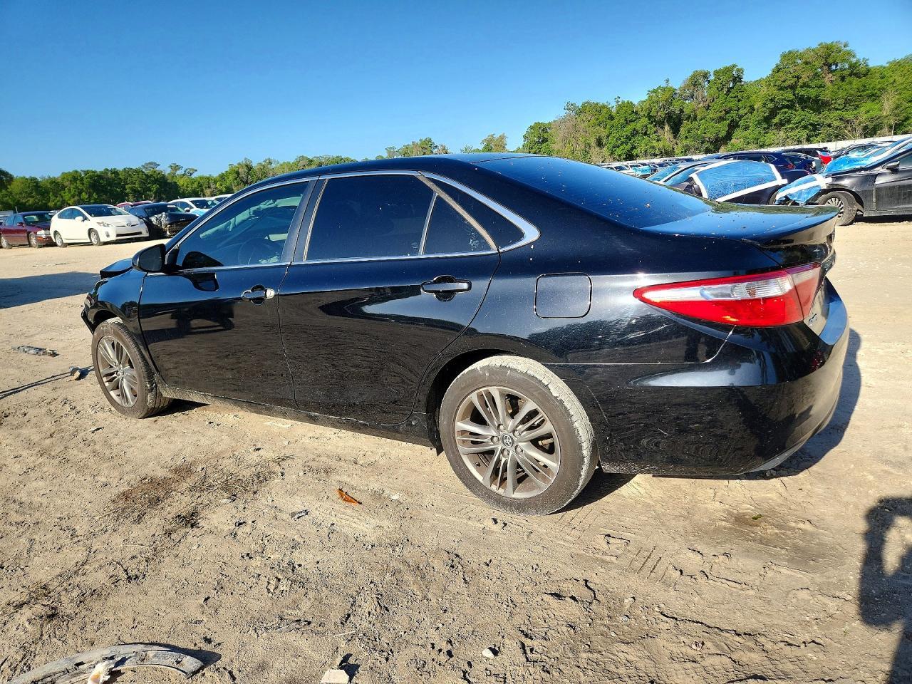 2017 Toyota Camry Se - Фото 2