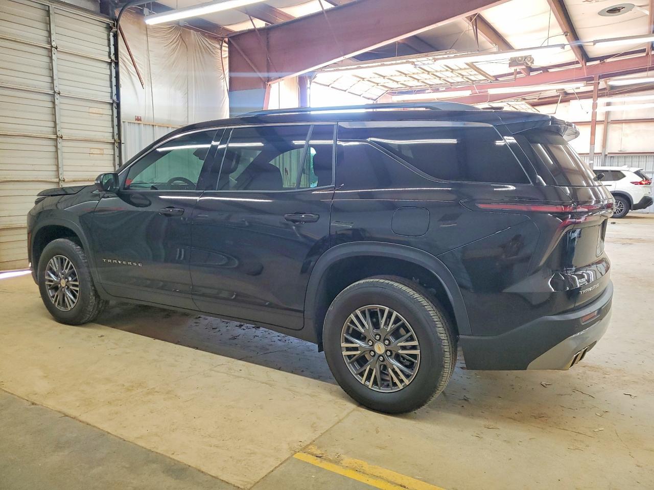 2025 Chevrolet Traverse Lt - Фото 2