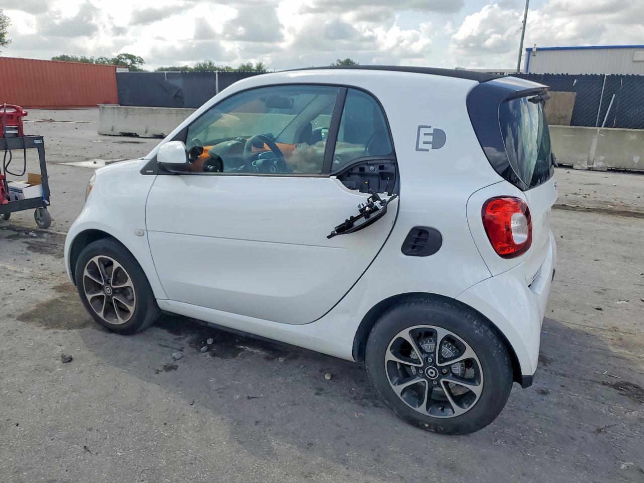 2017 Smart Fortwo - Фото 2