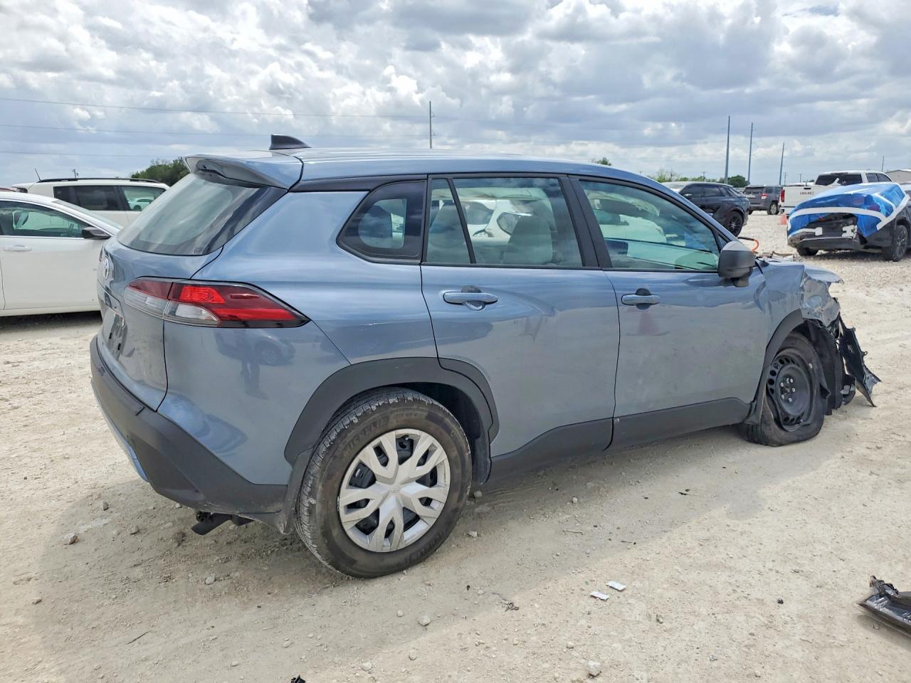 2026 Toyota Corolla Cross L - Image 3