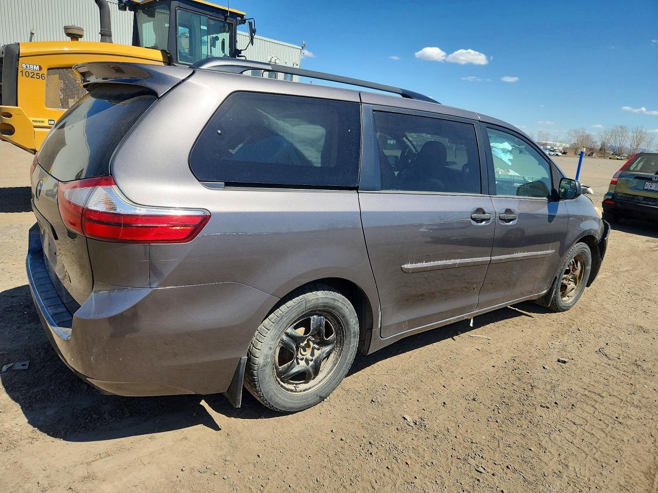 2015 Toyota Sienna L 7-Passenger - Фото 3