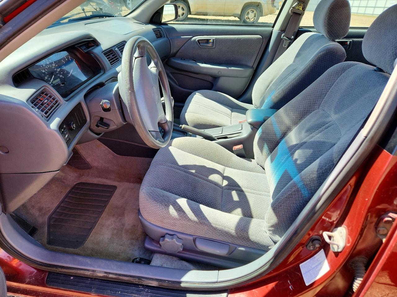 2001 Toyota Camry Le - Image 7