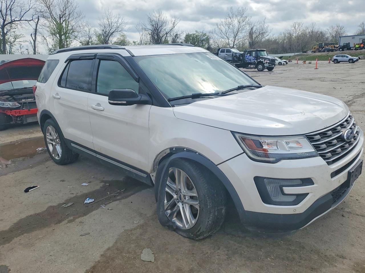 2017 Ford Explorer Xlt - Фото 4