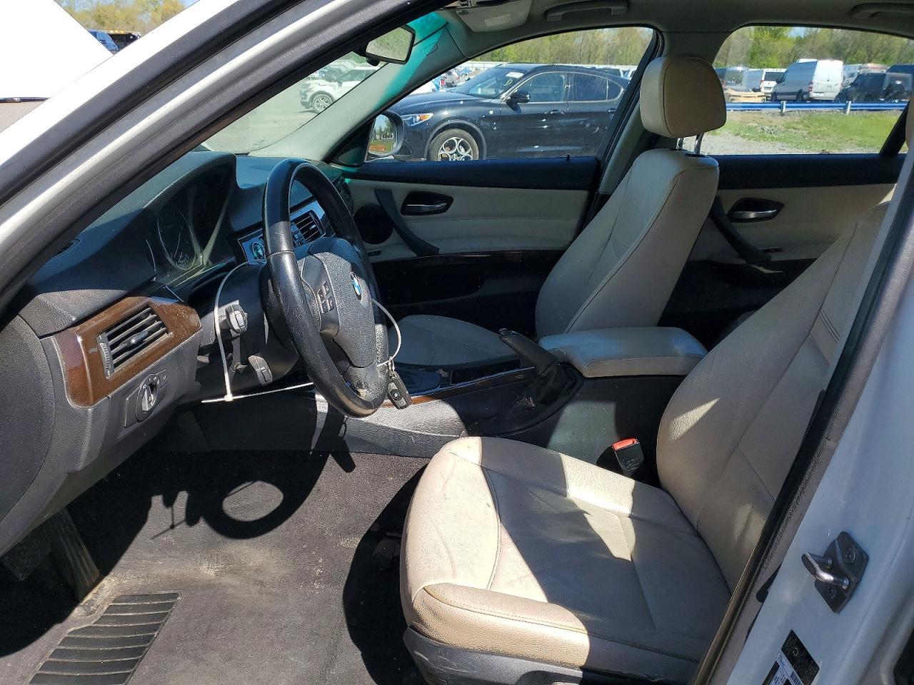 2011 BMW 328 Xi - Image 7