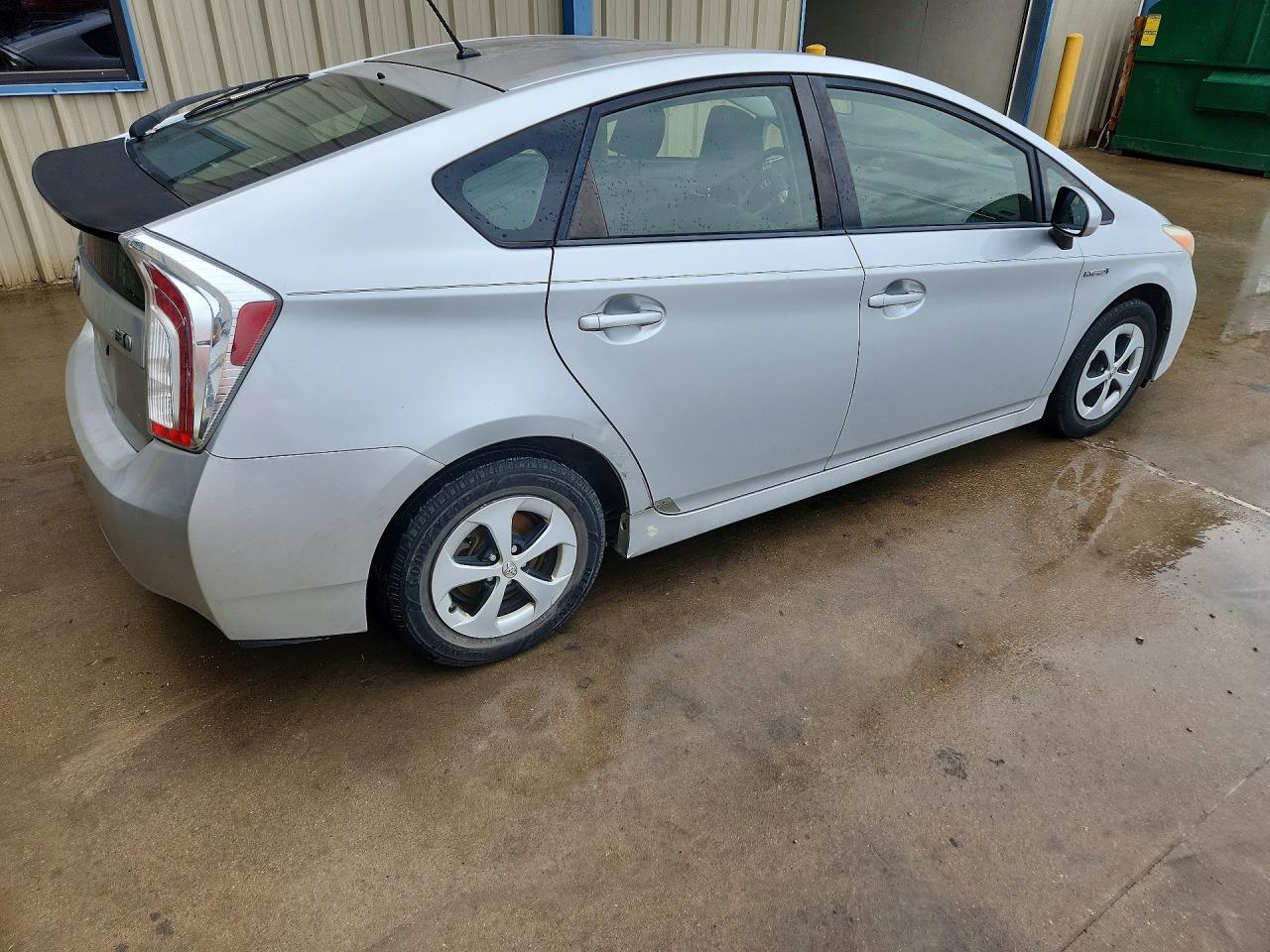 2013 Toyota Prius Two - Фото 3