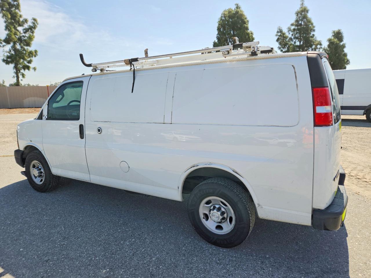 2016 Chevy Express 2500-R&D-Cln Title-Pri Fleet - Фото 2