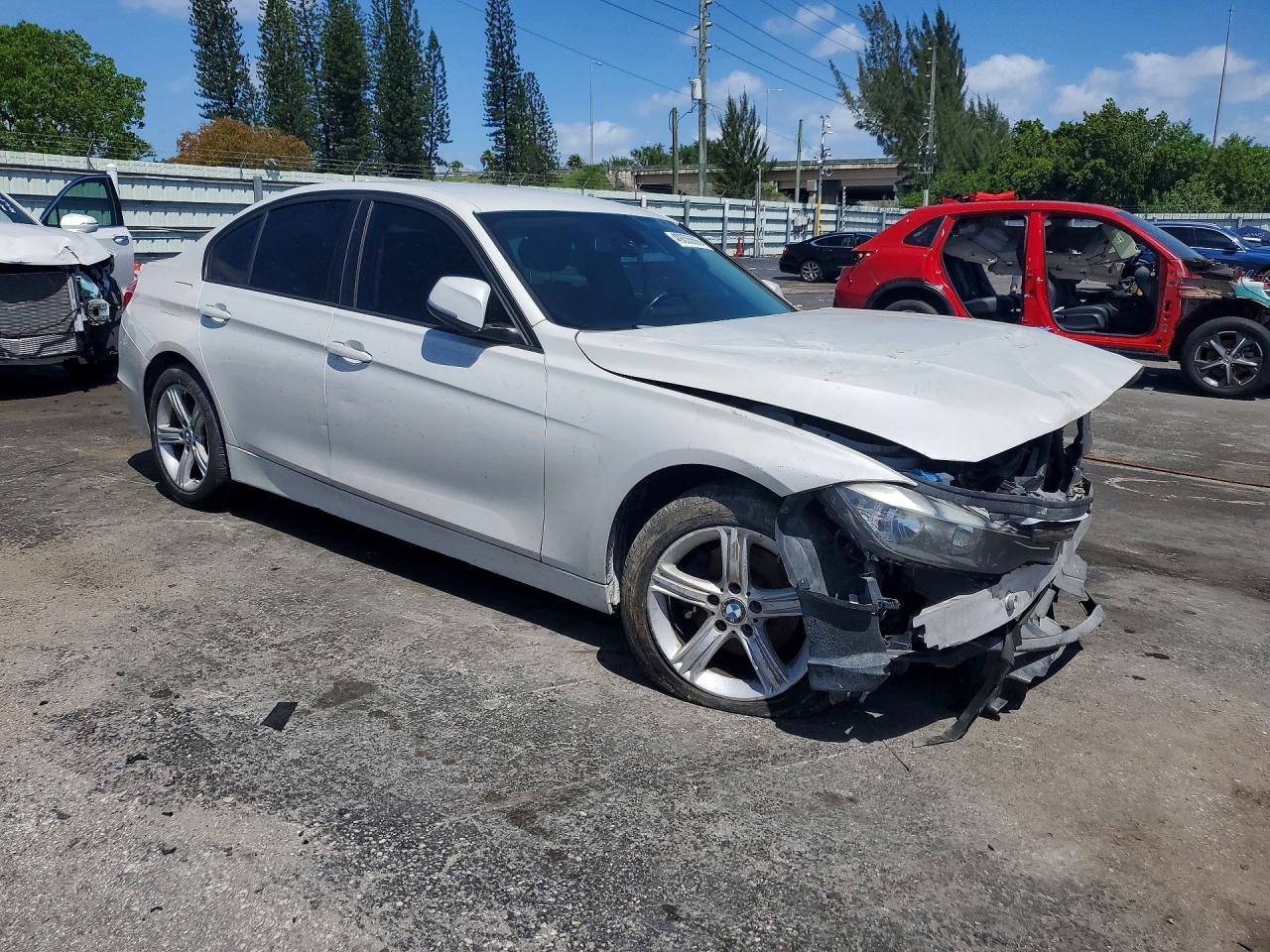 2014 BMW 320 I - Фото 4