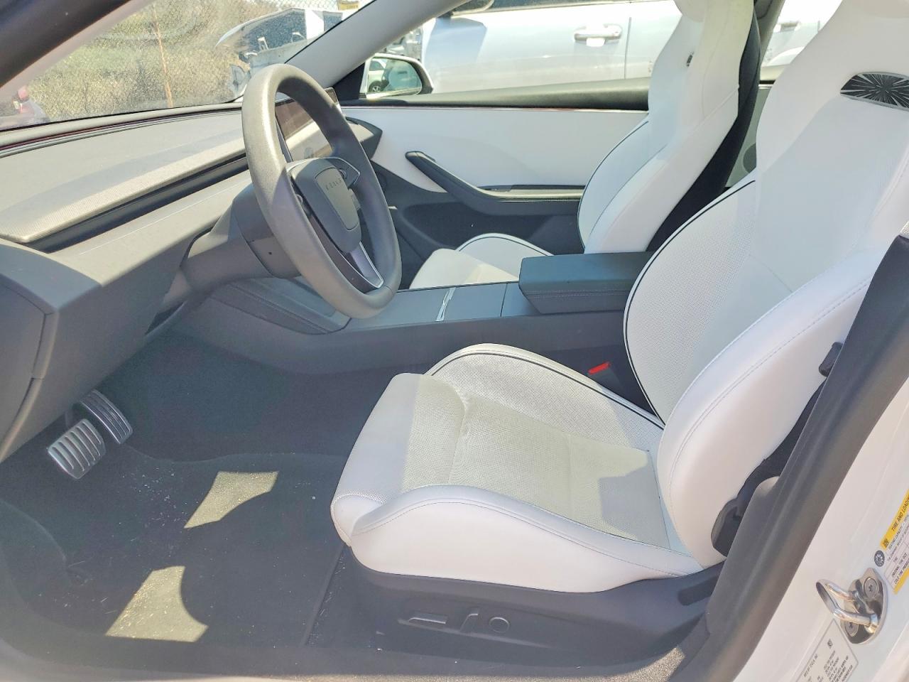 2024 Tesla Model 3 - Фото 7