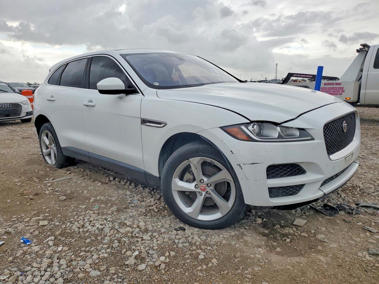 2020 Jaguar F-Pace Premium 25T - Image 4