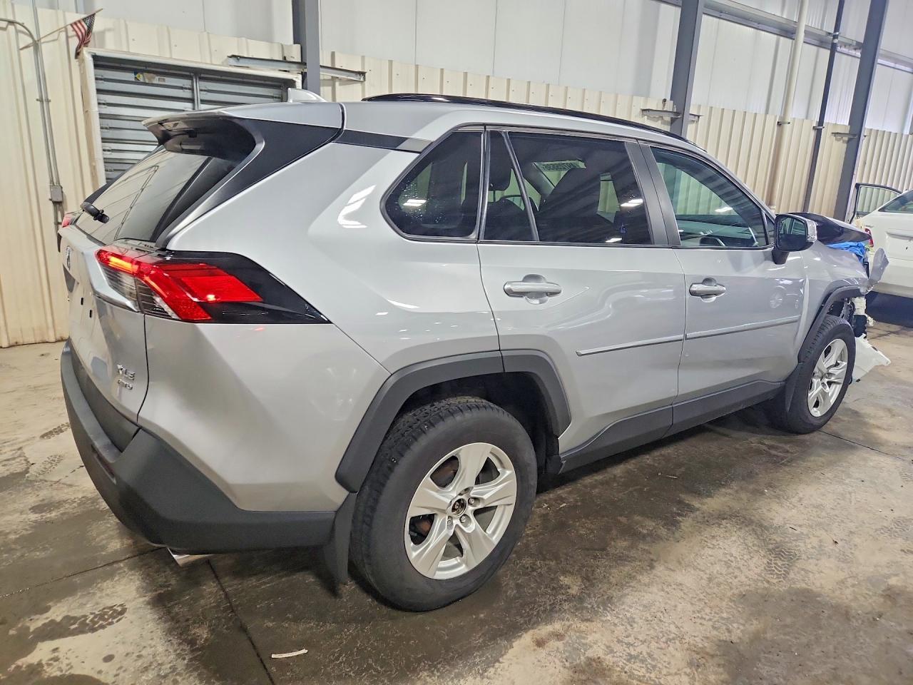 2021 Toyota Rav4 Xle - Фото 3