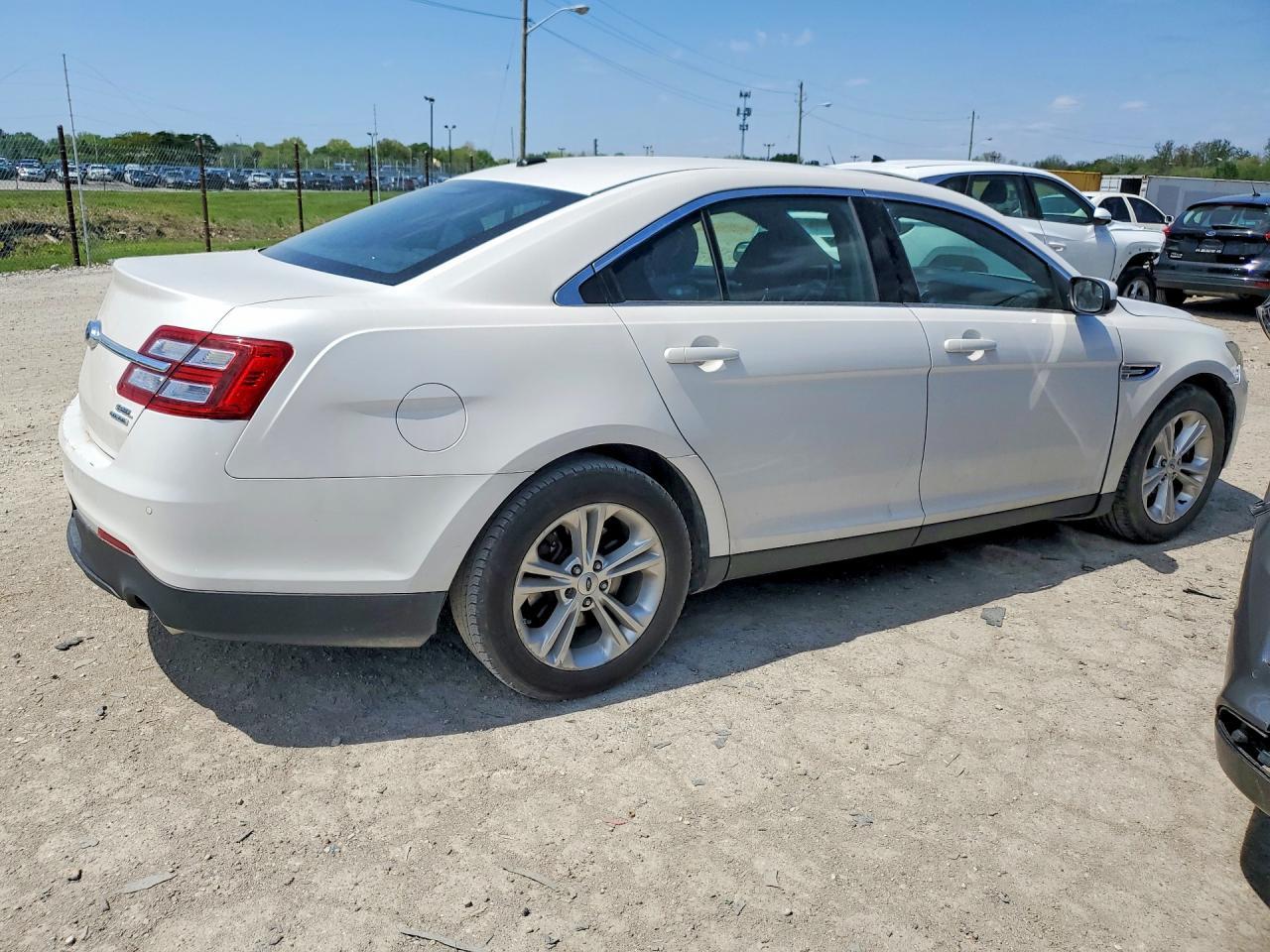 2014 Ford Taurus Sel - Фото 3