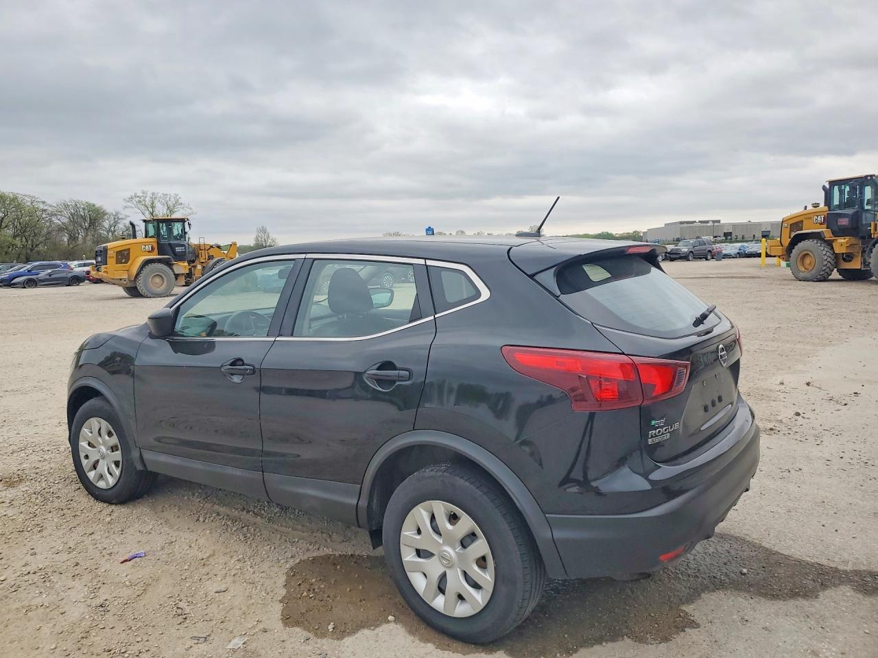 2019 Nissan Rogue Sport S - Фото 2
