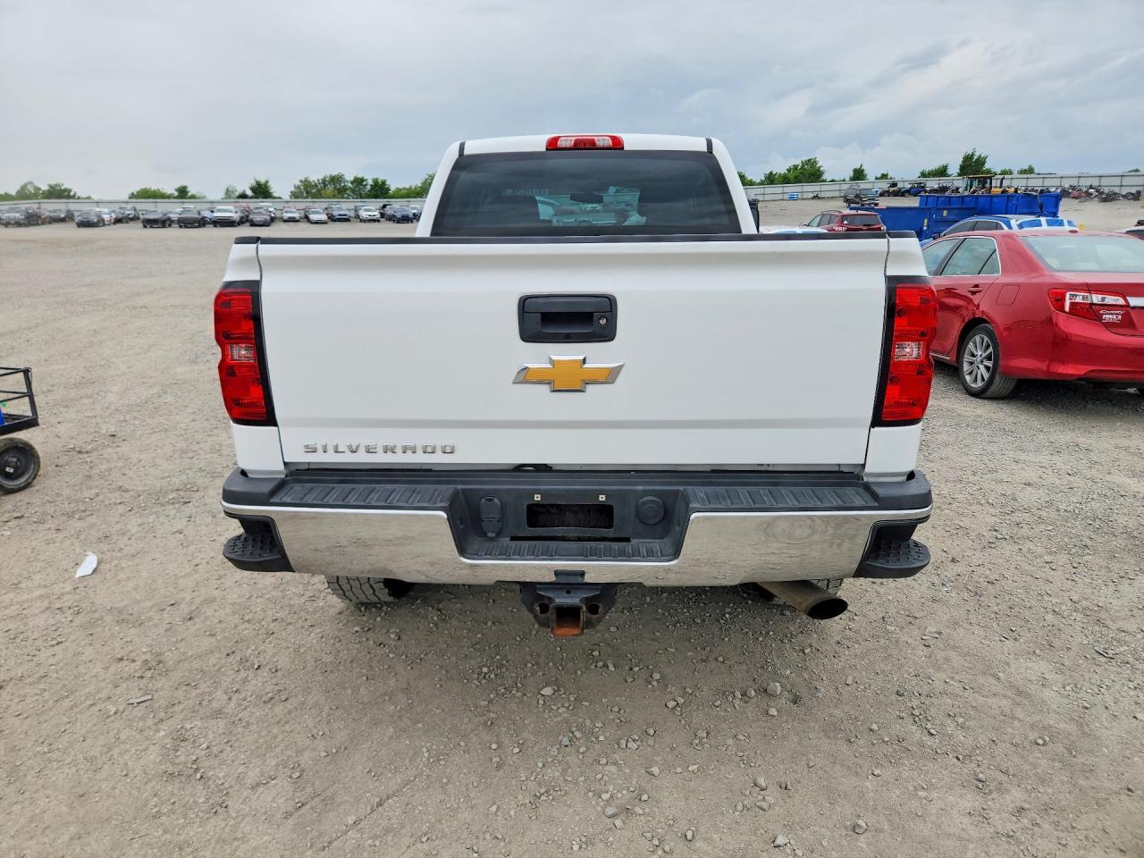 2016 Chevrolet Silverado C2500 Heavy Duty - Image 6