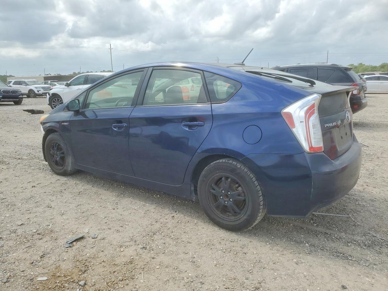 2013 Toyota Prius Three - Image 2