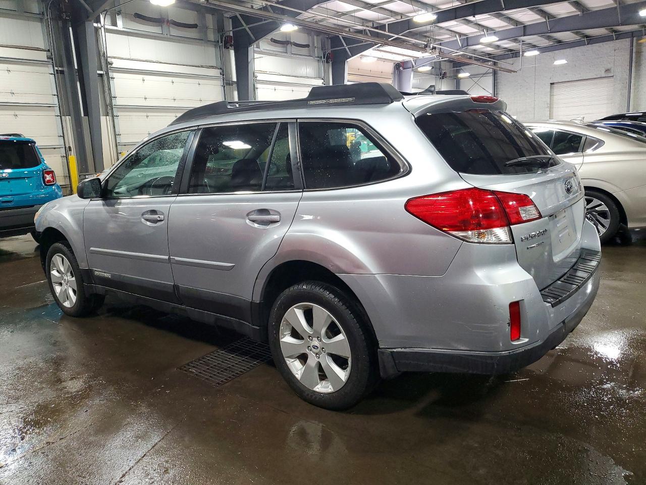 2012 Subaru Outback 2.5I Limited - Фото 2