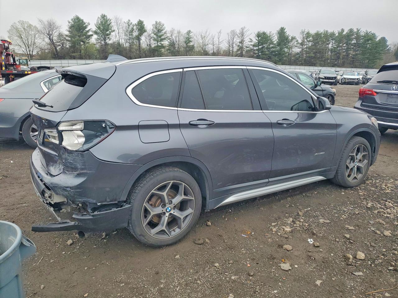 2017 BMW X1 xDrive28I - Фото 3
