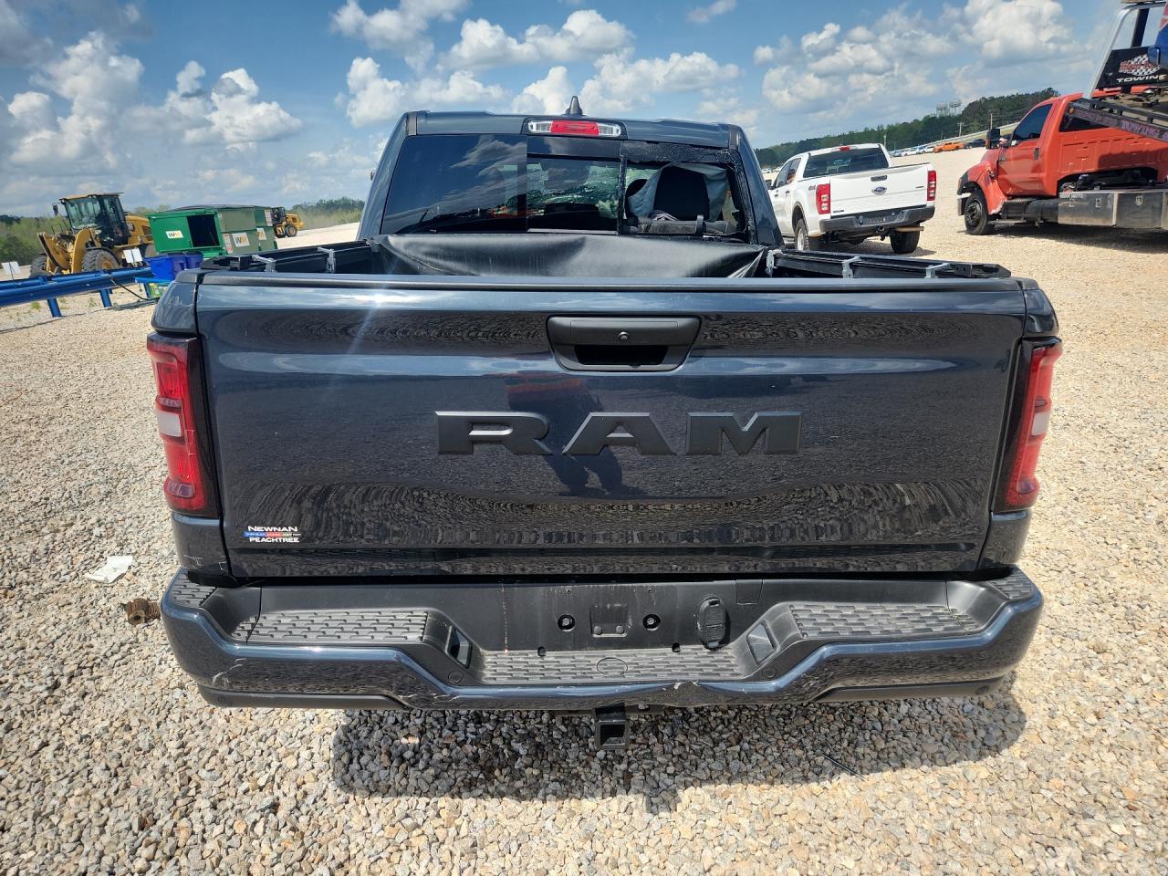 2025 Ram 1500 Tradesman - Фото 6