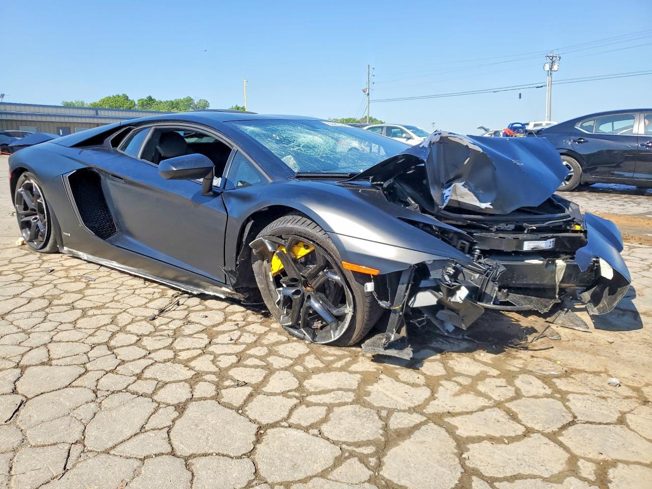 2013 Lamborghini Aventador - Фото 4