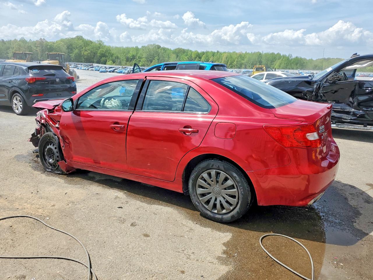 2012 Suzuki Kizashi S - Фото 2