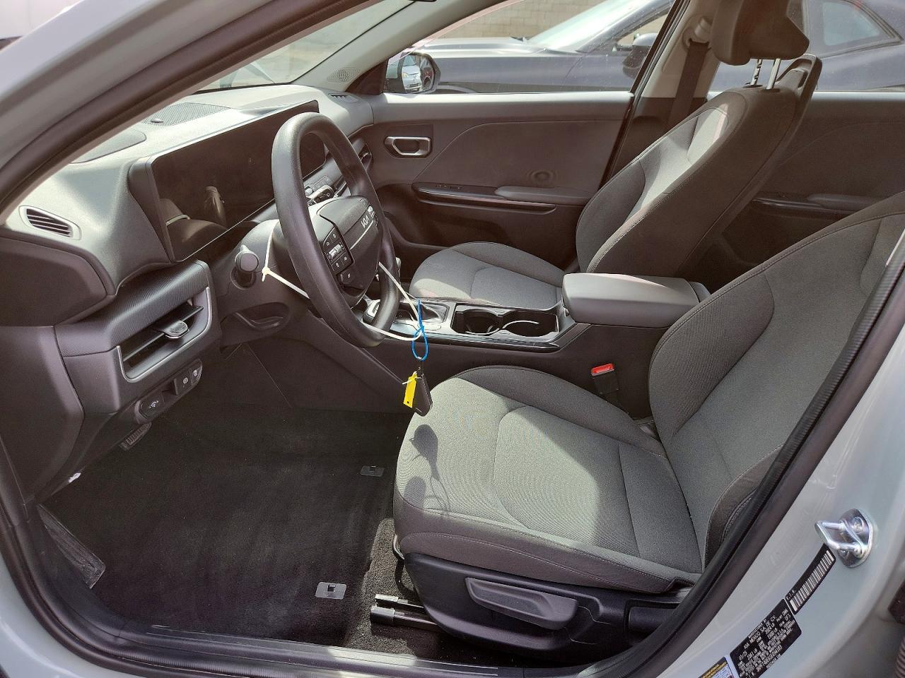 2025 Kia K4 Lxs - Image 7