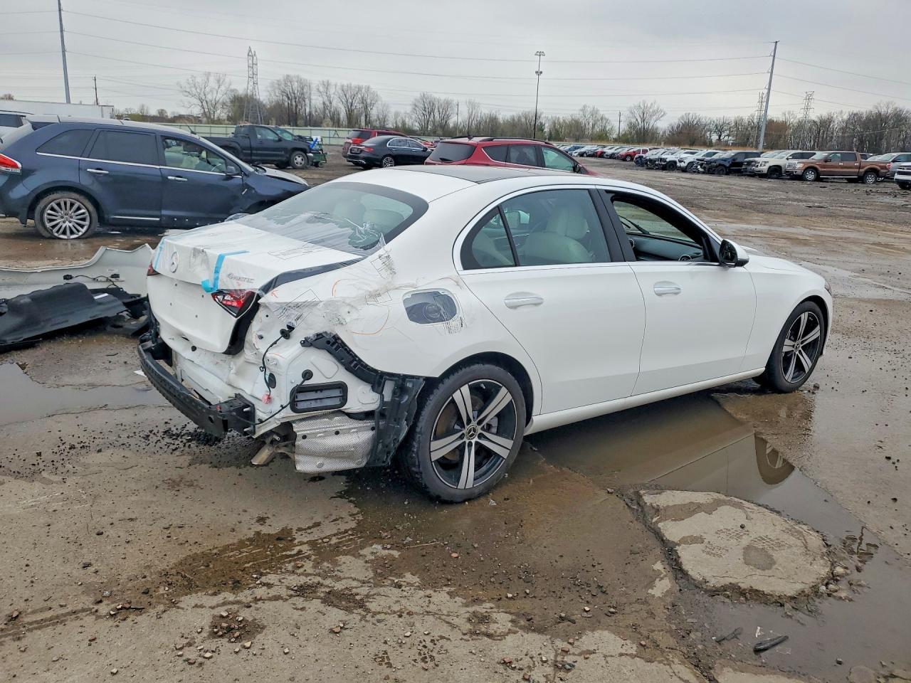 2024 Mercedes-Benz C 300 4Matic - Фото 3