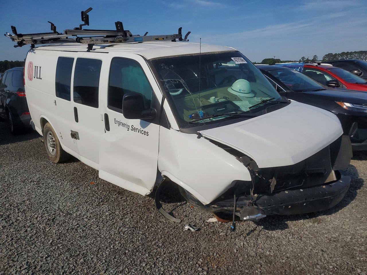 2017 Chevrolet Express G2500 - Фото 4