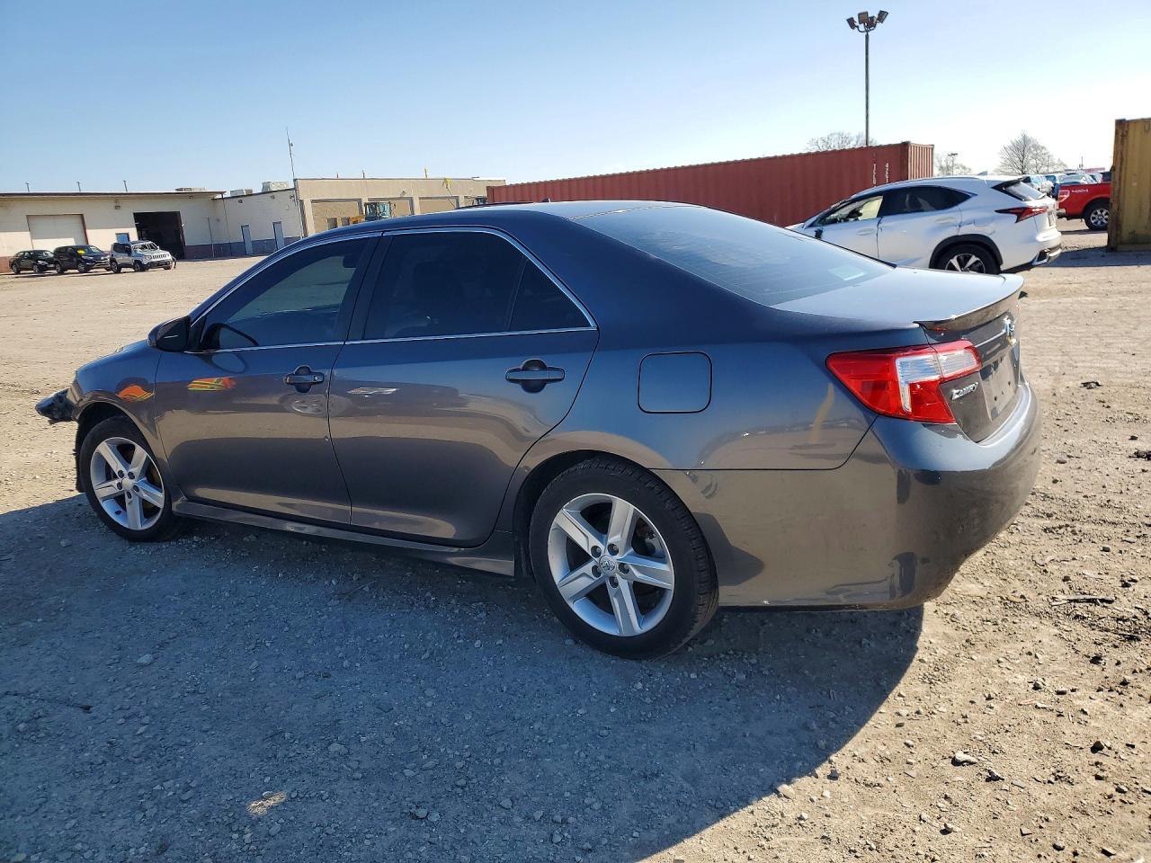 2014 Toyota Camry Se - Фото 2