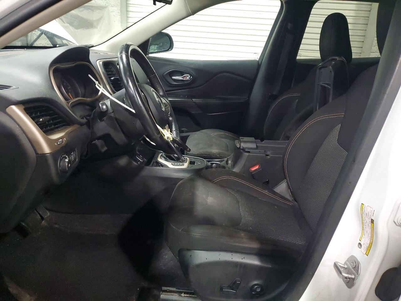 2016 Jeep Cherokee Latitude - Image 7