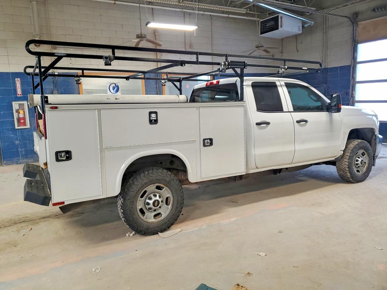 2019 Chevrolet Silverado C2500 Heavy Duty - Фото 3