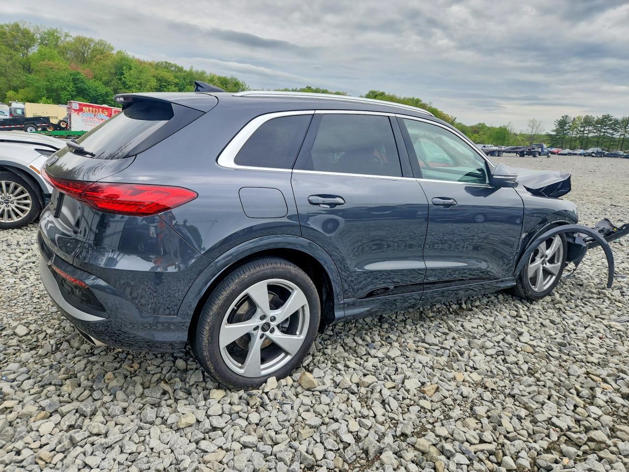 2025 Audi Q5 Prestige - Фото 3