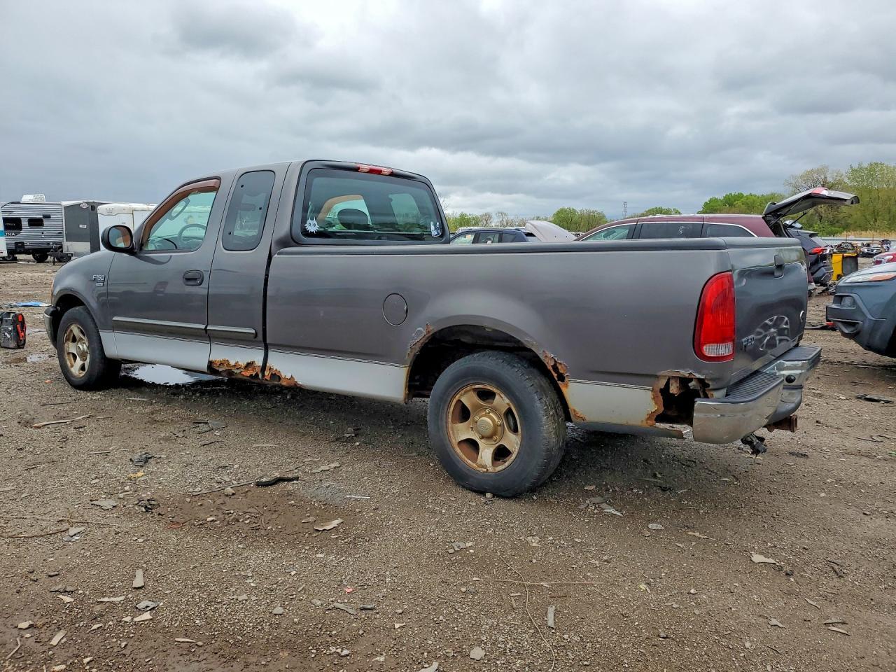 2004 Ford F-150 Heritage Classic - Image 2