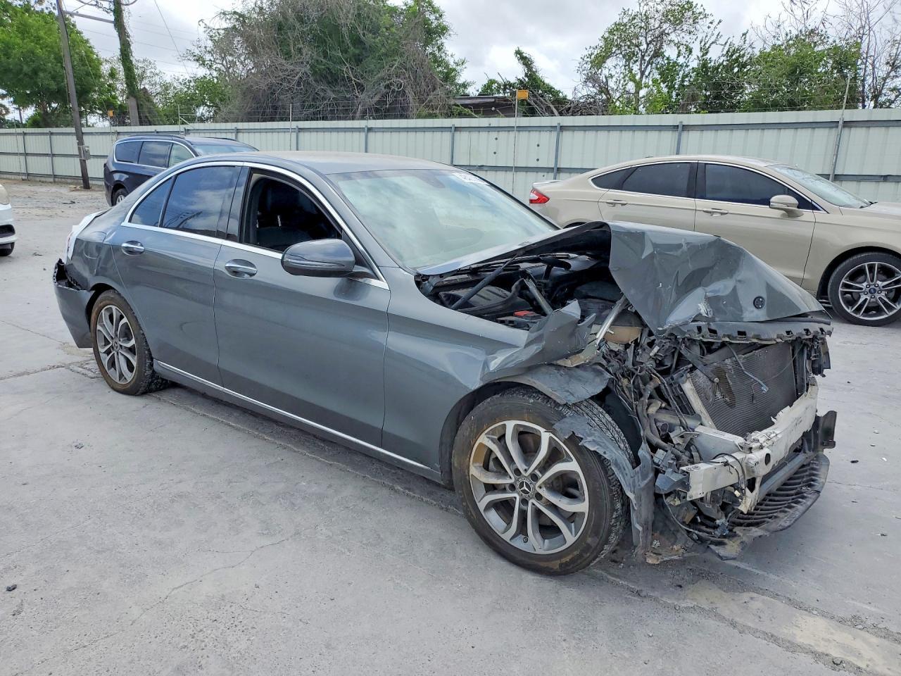 2017 Mercedes-Benz C 300 - Image 4