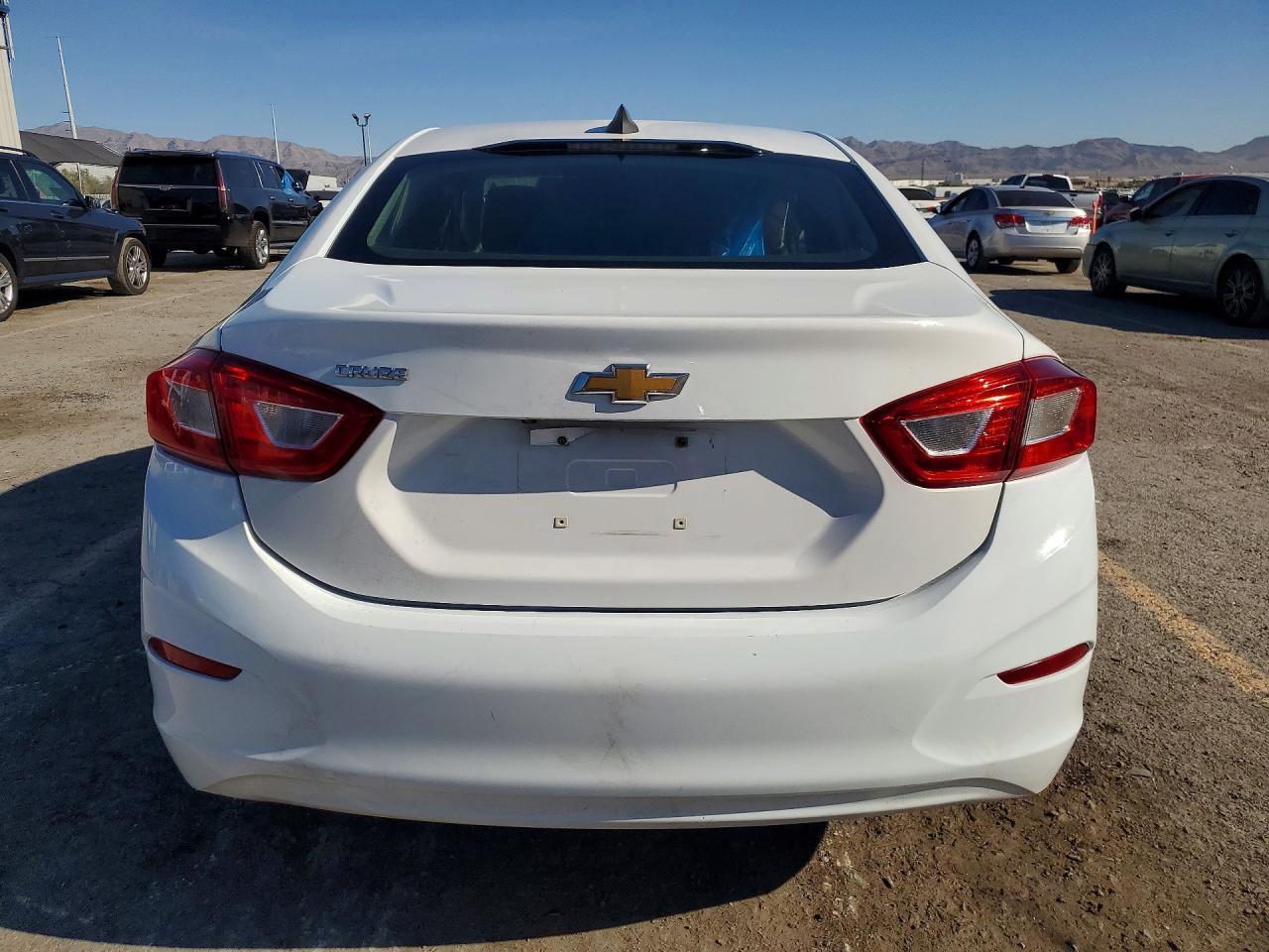 2018 Chevrolet Cruze Ls - Фото 6