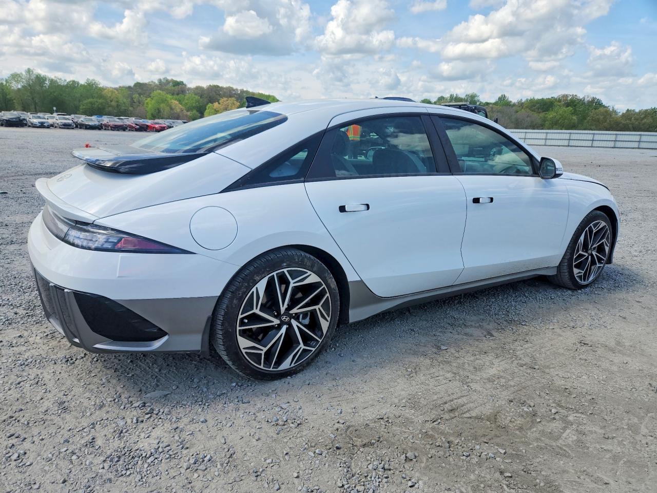 2025 Hyundai Ioniq 6 Sel - Image 3