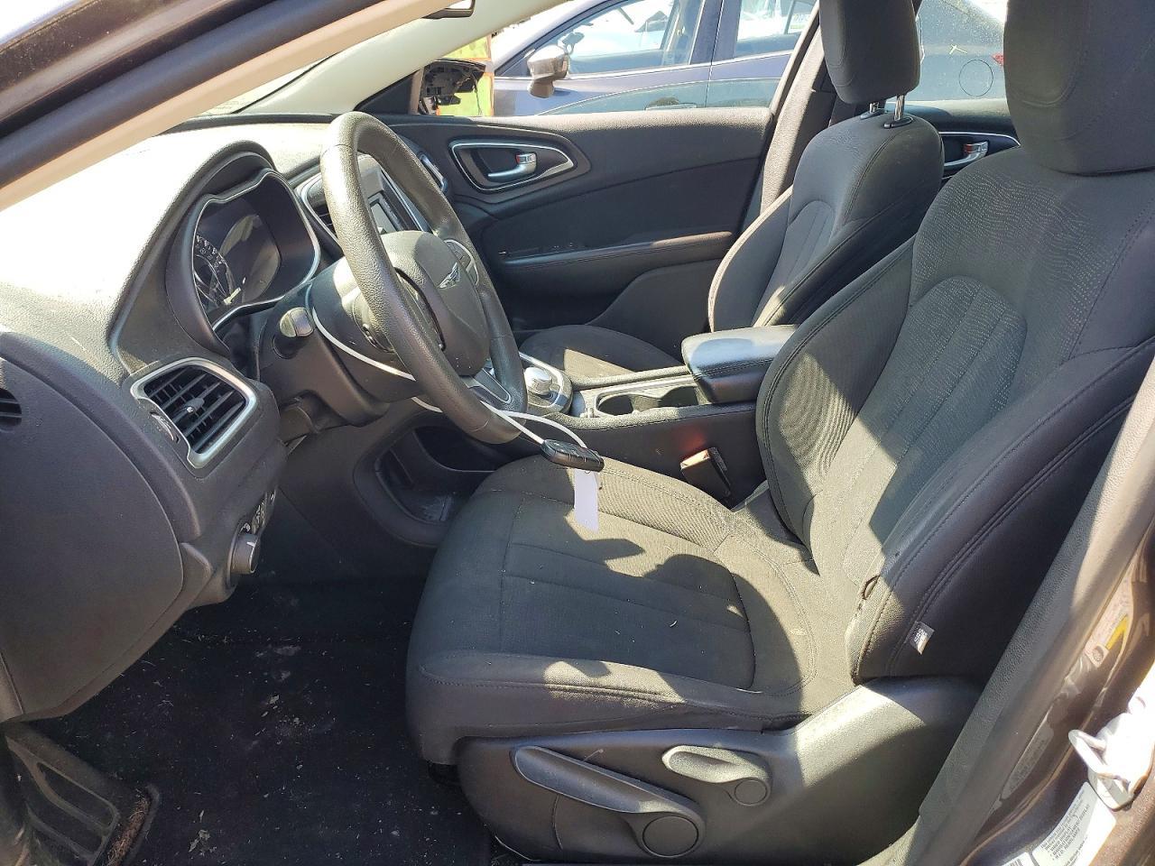 2015 Chrysler 200 Limited - Фото 7