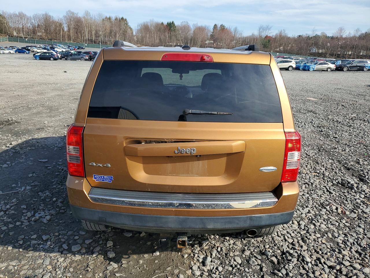 2011 Jeep Patriot Latitude - Фото 6