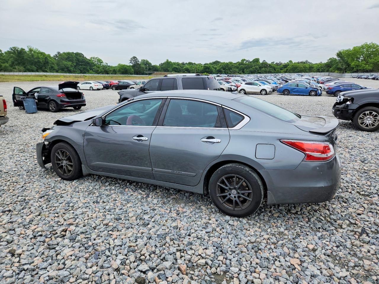 2015 Nissan Altima 2.5 S - Фото 2