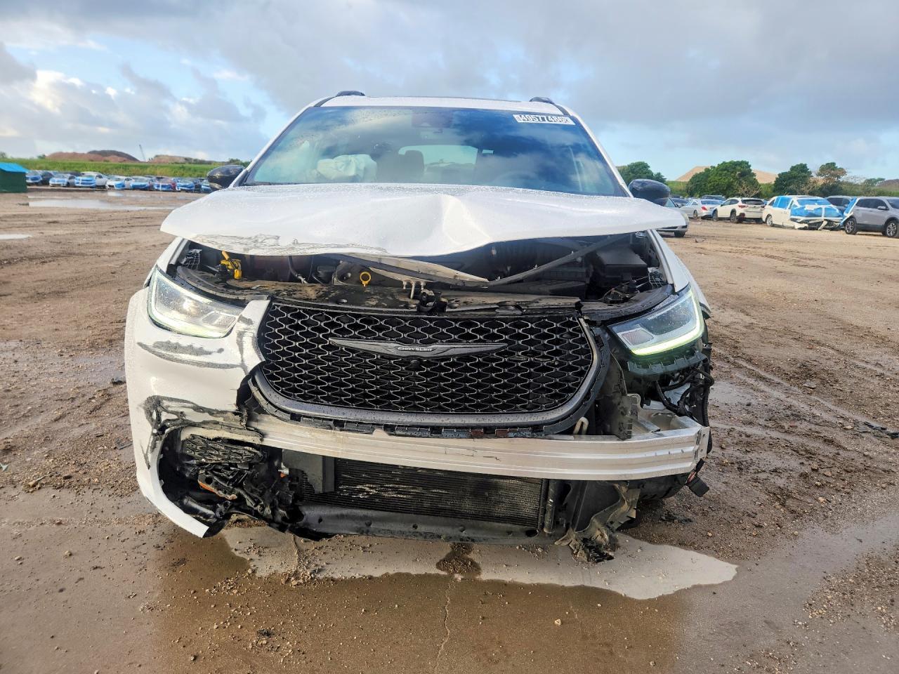 2025 Chrysler Pacifica Limited - Image 5