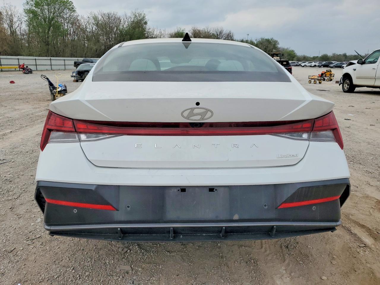 2024 Hyundai Elantra Limited - Фото 6