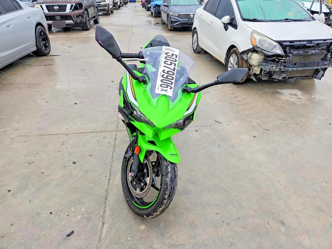 2025 Kawasaki Ex500 H - Фото 2