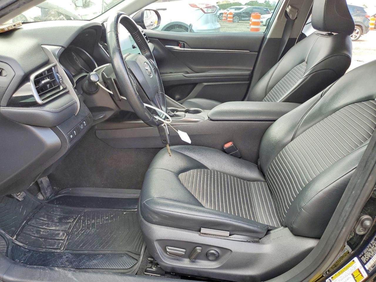 2021 Toyota Camry Se - Фото 7
