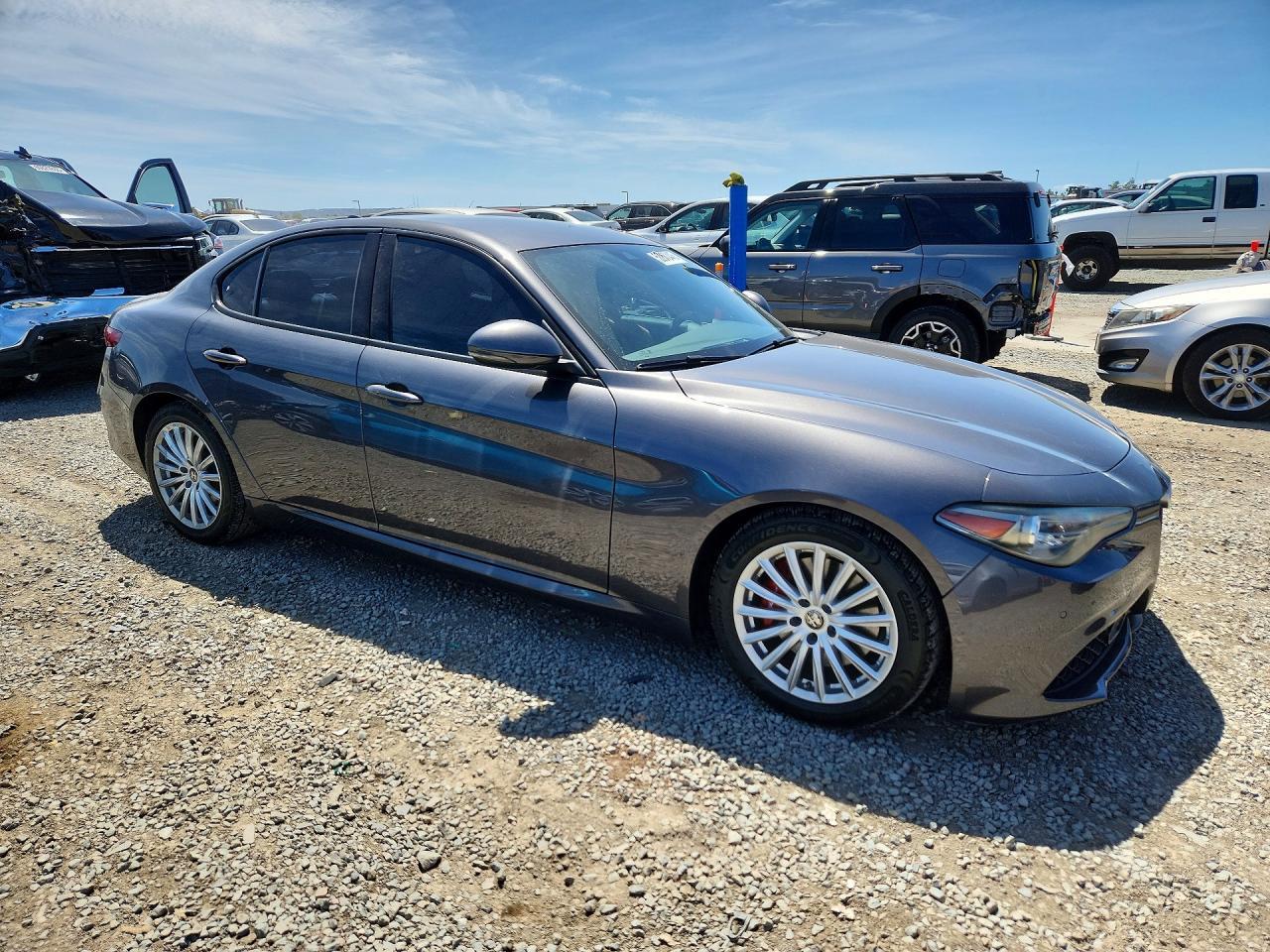 2022 Alfa Romeo Giulia - Image 4
