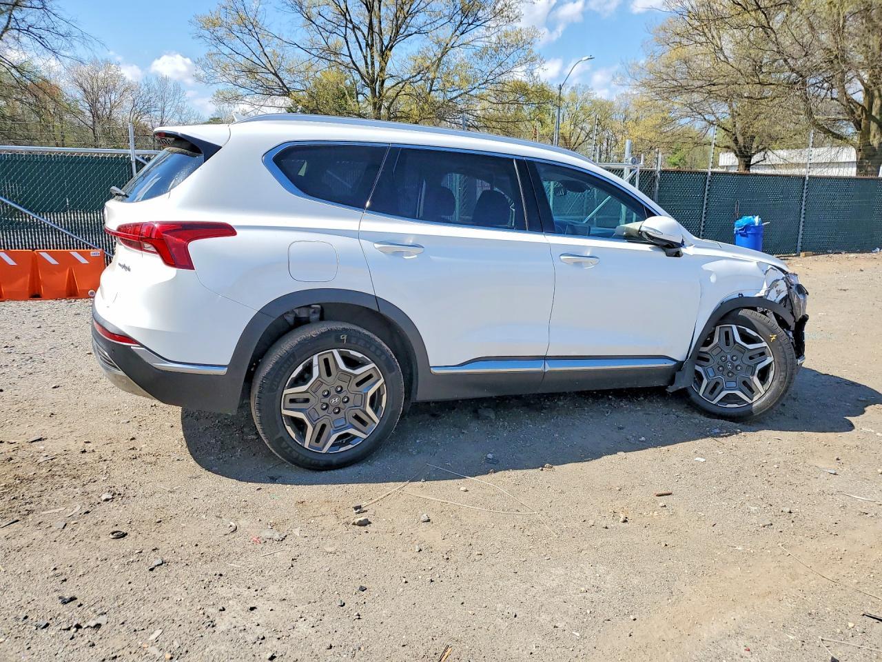 2023 Hyundai Santa Fe Plug-In Hybrid Limited - Image 3